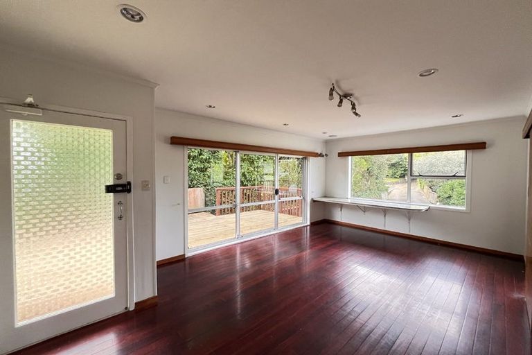 Photo of property in 214 Forrest Hill Road, Forrest Hill, Auckland, 0620