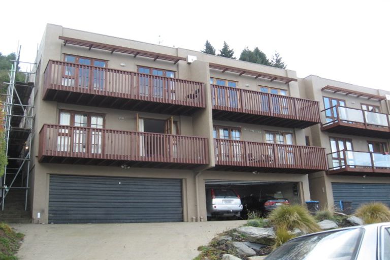 Photo of property in 54b Wynyard Crescent, Fernhill, Queenstown, 9300