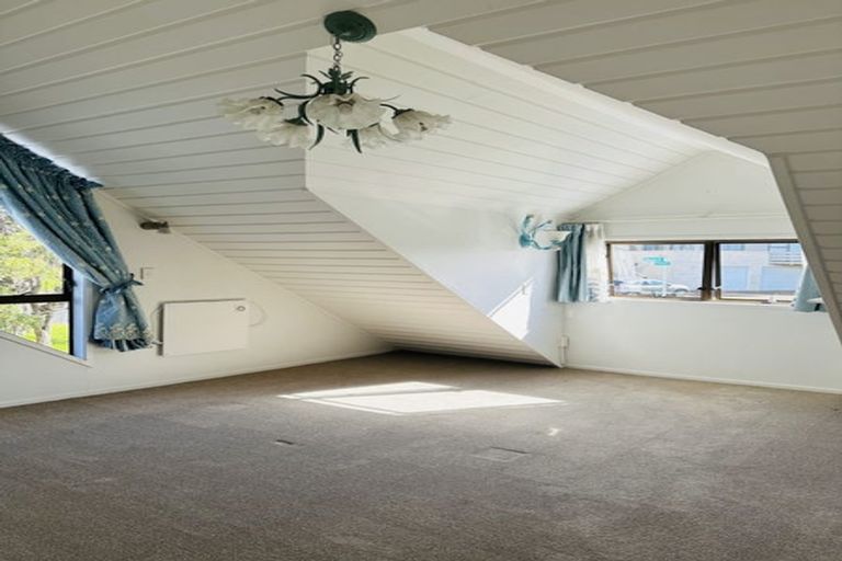 Photo of property in 13 Tatyana Place, Massey, Auckland, 0614