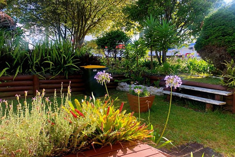 Photo of property in 1/167 Royal Road, Massey, Auckland, 0614