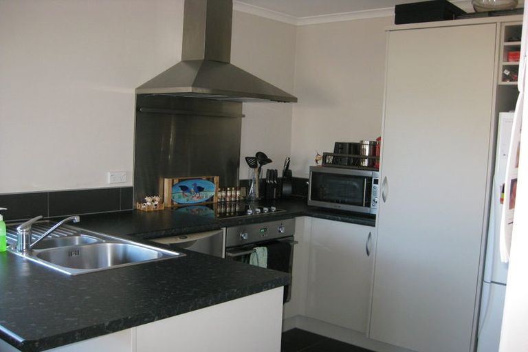 Photo of property in 14 Kilkelly Avenue, Pinehill, Auckland, 0632