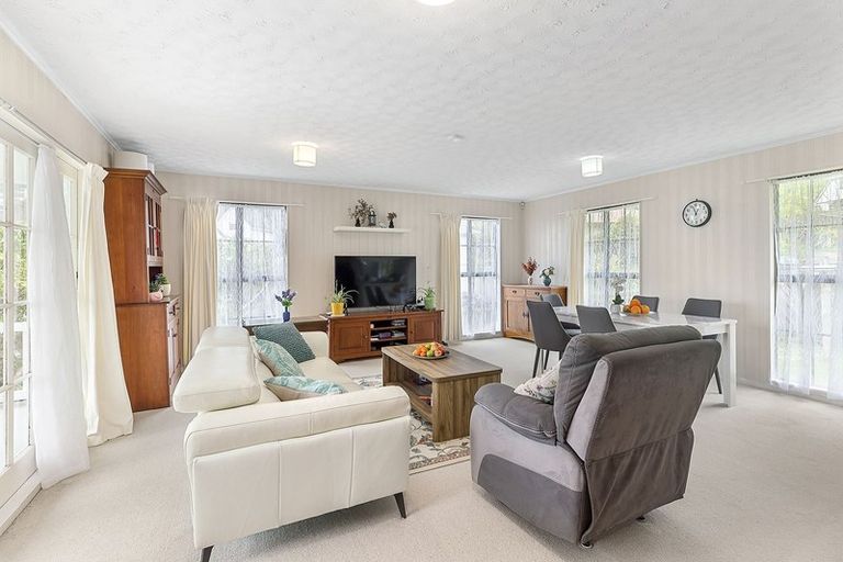 Photo of property in 12 Percy Dyett Drive, Karori, Wellington, 6012