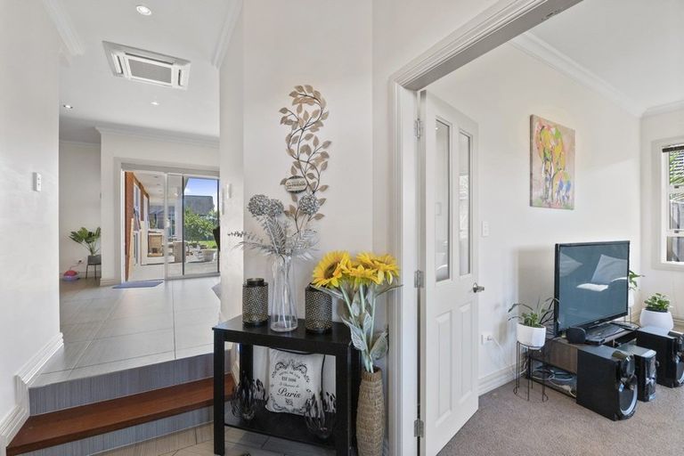 Photo of property in 15 Okarito Avenue, Levin, 5510
