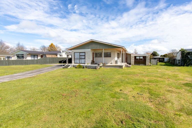 Photo of property in 2 Mcquarrie Place, Ngatea, 3503