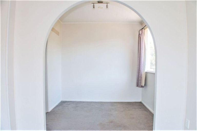 Photo of property in 25 Hewlett Road, Massey, Auckland, 0614