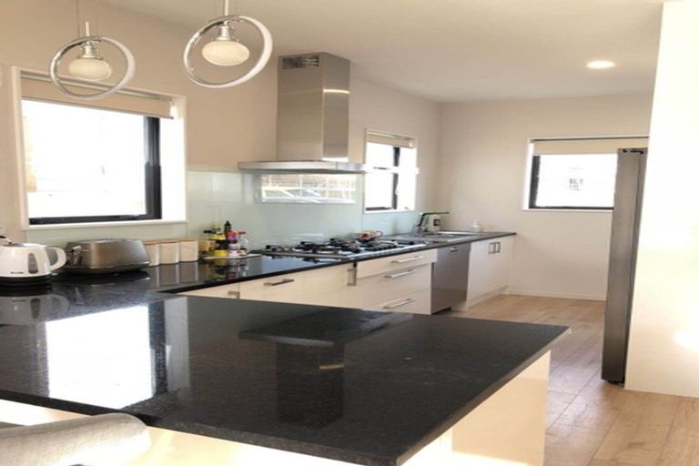 Photo of property in 30 Toanui Road, Hobsonville, Auckland, 0616