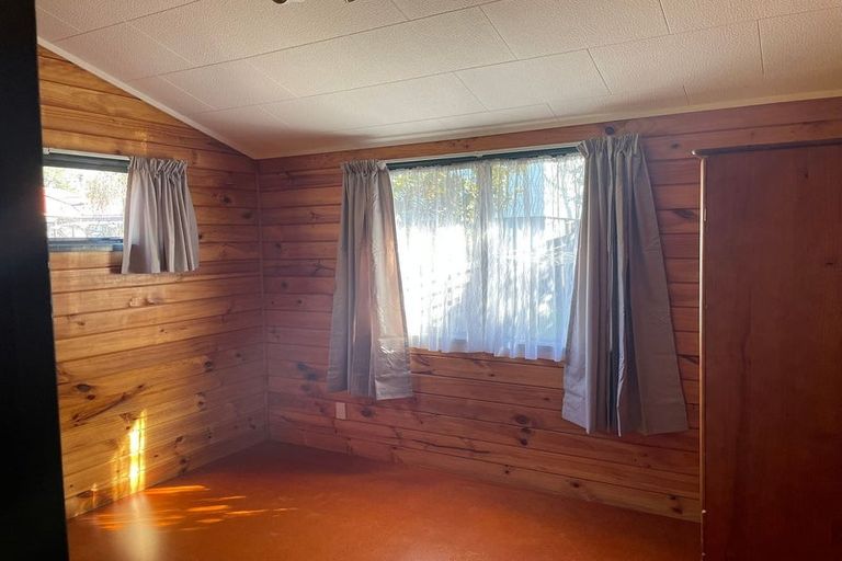 Photo of property in 4 Moxham Grove, Massey, Auckland, 0614