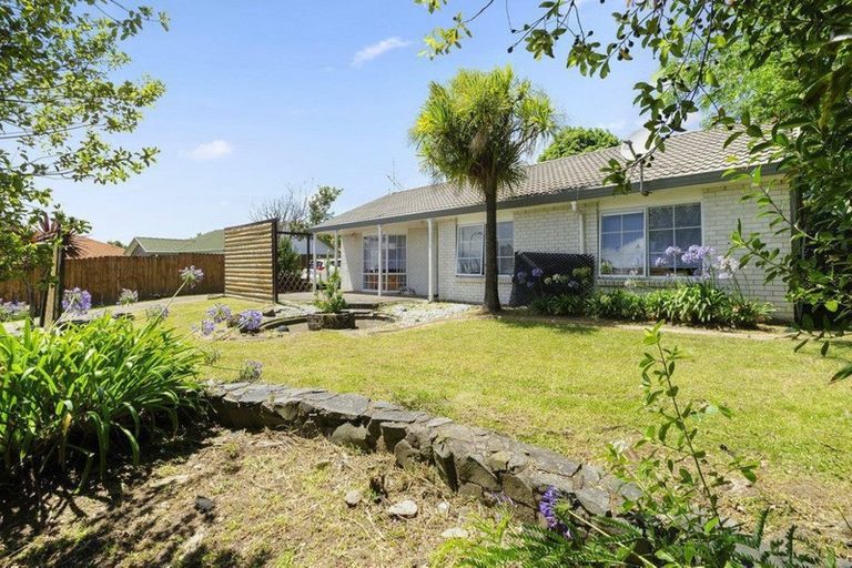 Photo of property in 47 Riverton Drive, Randwick Park, Auckland, 2105