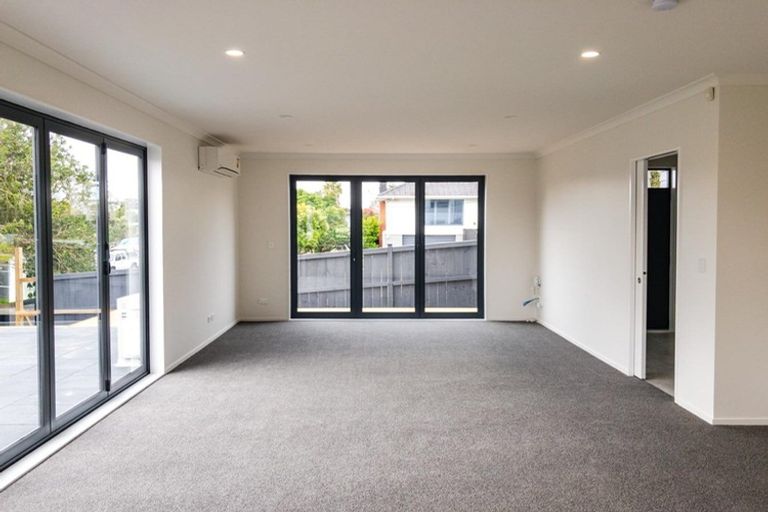 Photo of property in 60 Renata Crescent, Te Atatu Peninsula, Auckland, 0610