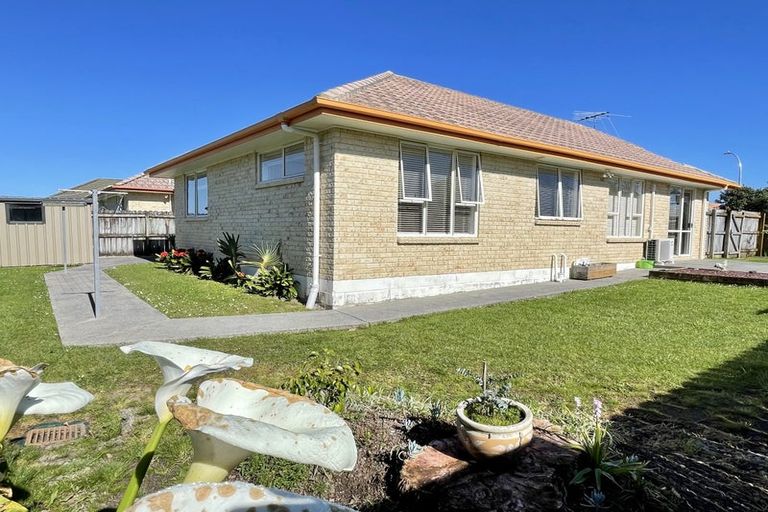 Photo of property in 41 Fernbrook Close, Burswood, Auckland, 2013