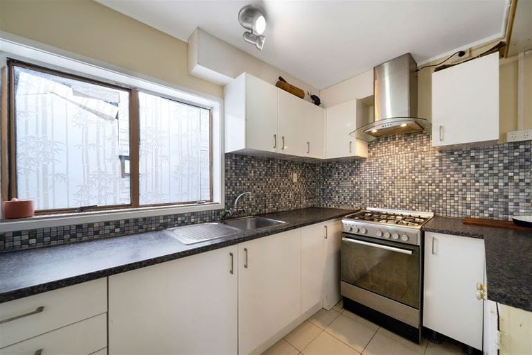 Photo of property in 5/8 Miro Street, New Lynn, Auckland, 0600