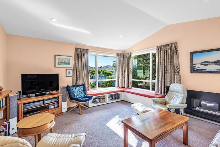 Photo of property in 82 Waipunahau Road, Waikanae, 5036