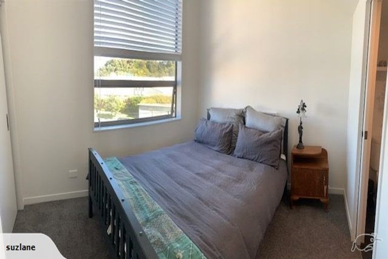 Photo of property in 2u2 Stone Street, Miramar, Wellington, 6022