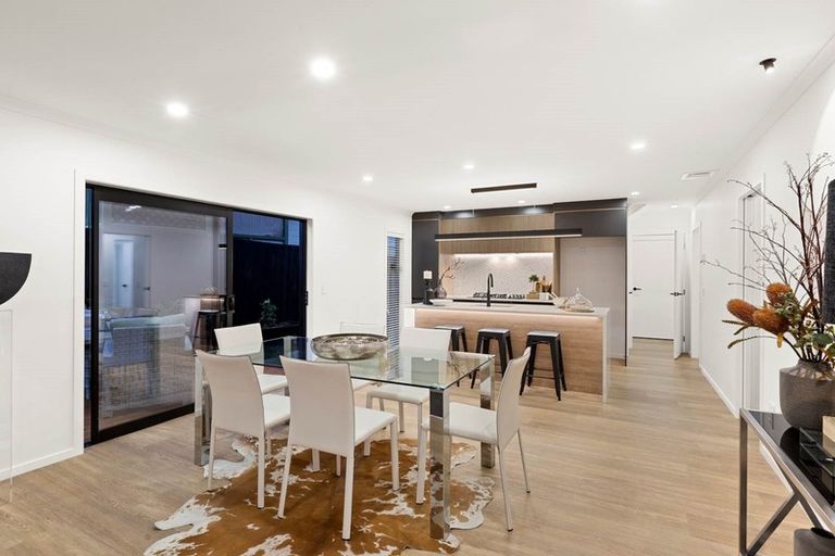 Photo of property in 7a Gambare Place, Wattle Downs, Auckland, 2103