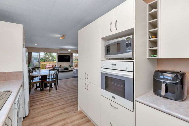 Photo of property in 15 Pyle Road West, One Tree Point, 0118