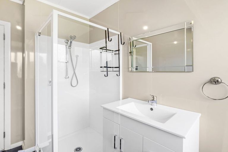 Photo of property in 15 Miles Place, Awapuni, Palmerston North, 4412