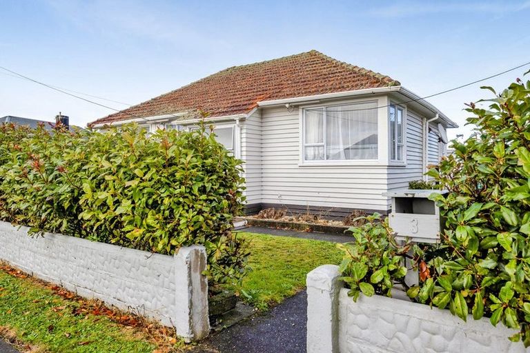 Photo of property in 3 Laurent Vc Street, Hawera, 4610