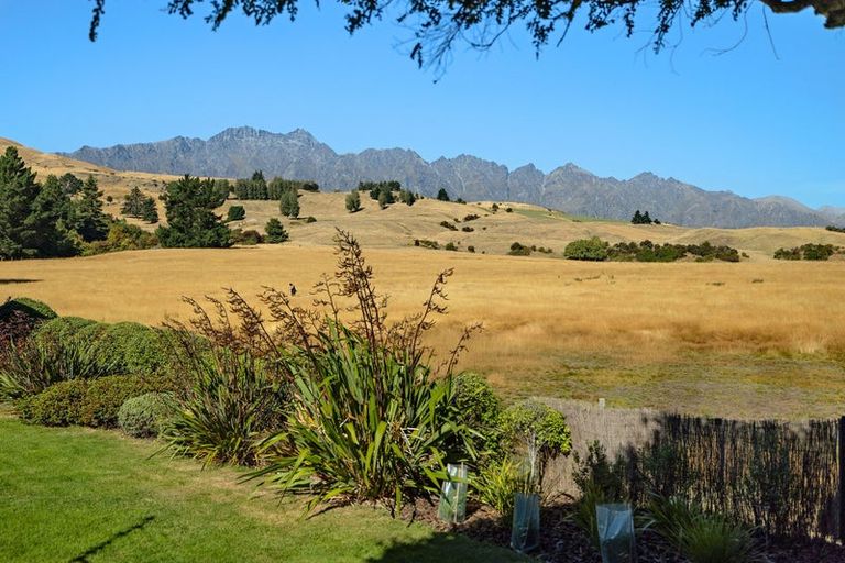 Photo of property in 65 Oregon Drive, Kelvin Heights, Queenstown, 9300