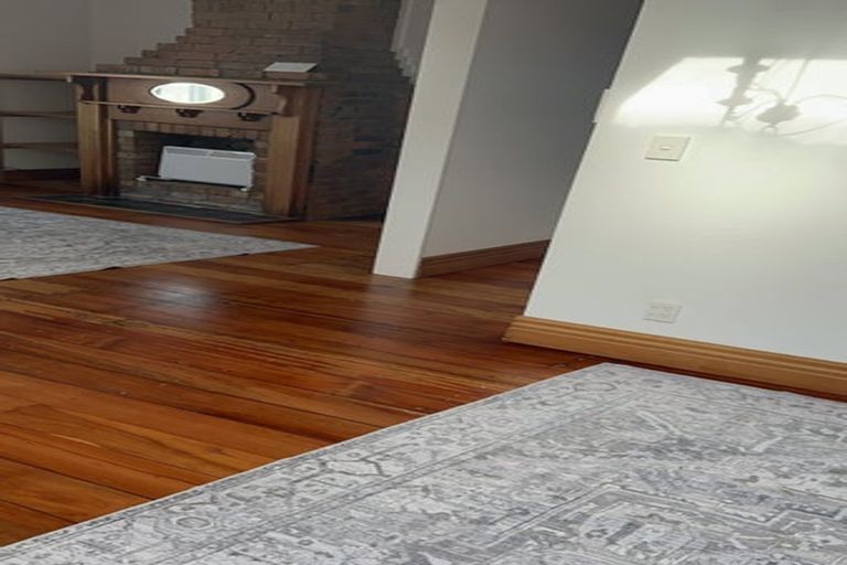 Photo of property in 21 Queen Street, Mount Victoria, Wellington, 6011