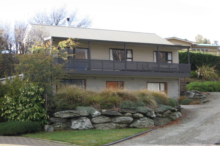 Photo of property in 12 Clematis Court, Wanaka, 9305