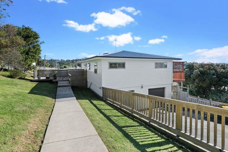 Photo of property in 19 Scott Road, Stanmore Bay, Whangaparaoa, 0932