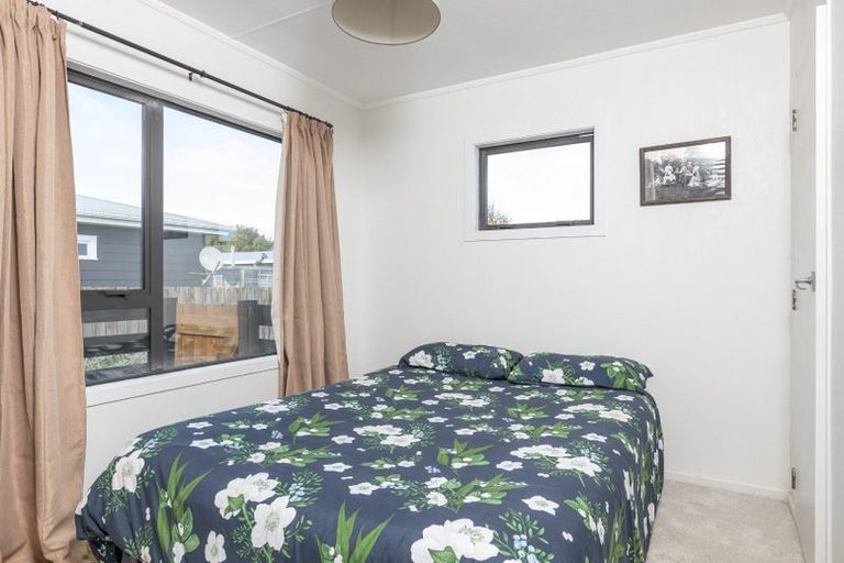 Photo of property in 52 Cologne Street, Martinborough, 5711