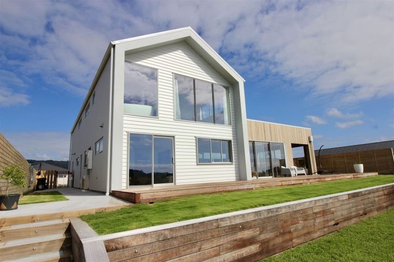 Photo of property in 16 Ngaroma Crescent, Whitianga, 3510