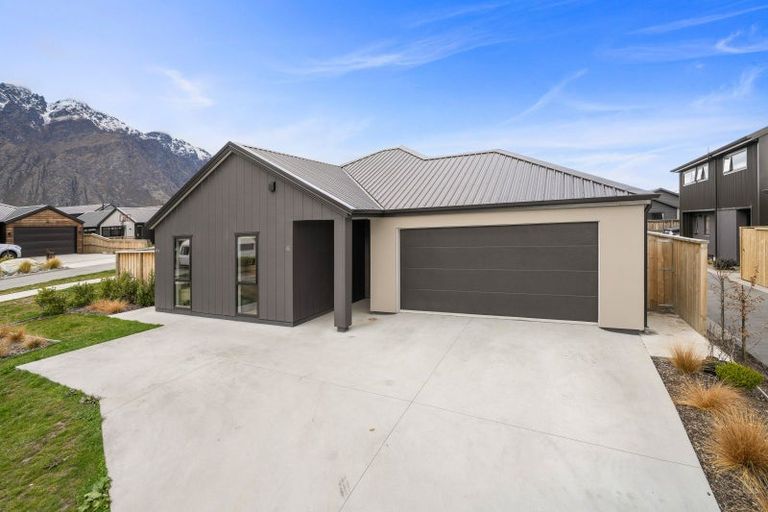 Photo of property in 45 Cheviot Street, Jacks Point, 9371