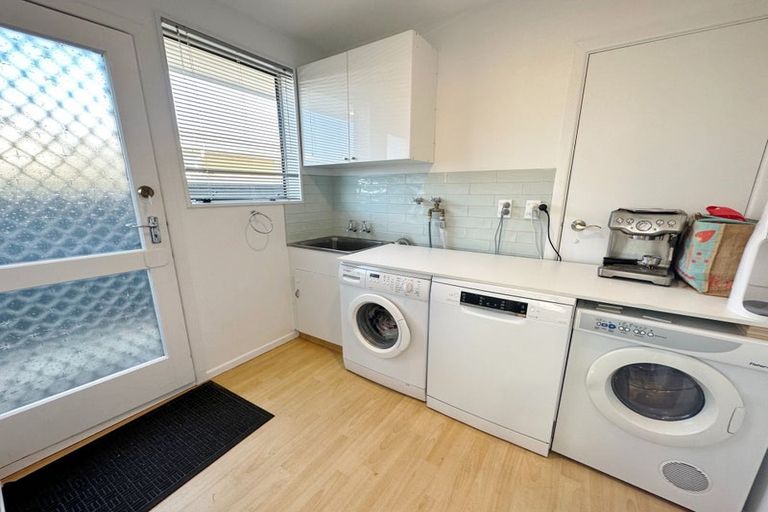 Photo of property in 9 Rolfe Place, Bishopdale, Christchurch, 8053