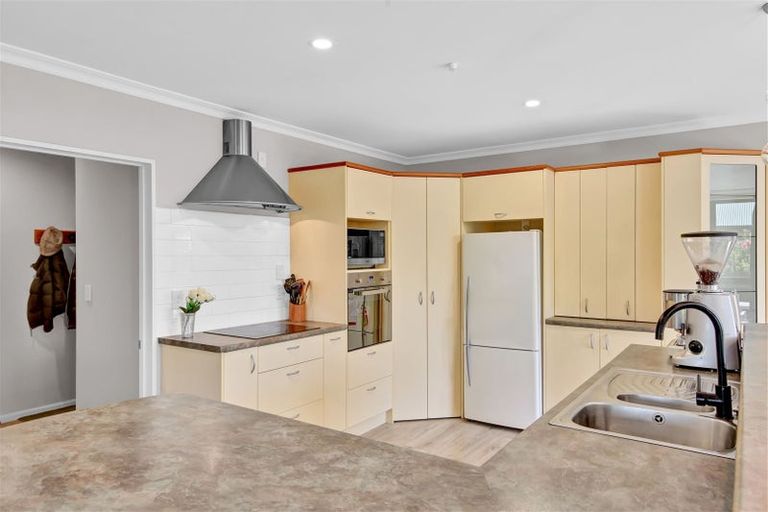 Photo of property in 41 Durrell Way, Rolleston, 7614