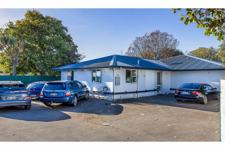Photo of property in 352a Blenheim Road, Upper Riccarton, Christchurch, 8041