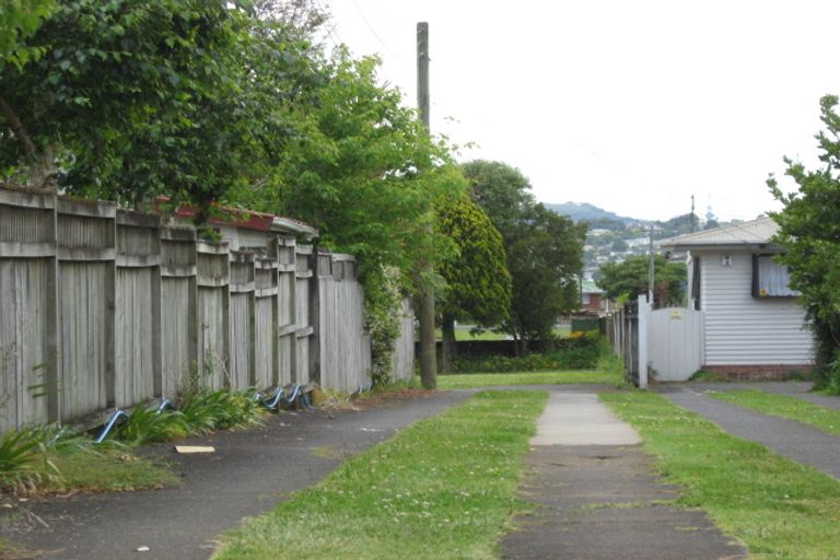 Photo of property in 28a Mcintyre Road, Mangere Bridge, Auckland, 2022