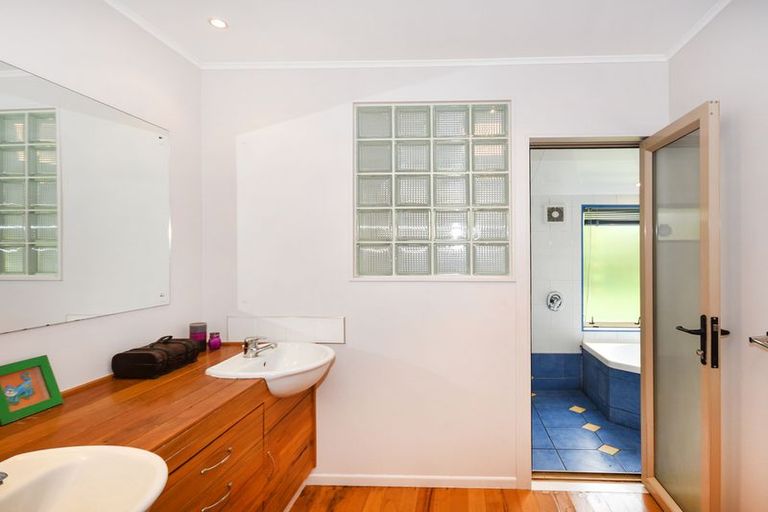 Photo of property in 11 Routly Avenue, Pukekohe, 2120