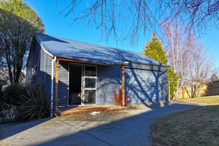 Photo of property in 35 Aorangi Crescent, Lake Tekapo, 7999