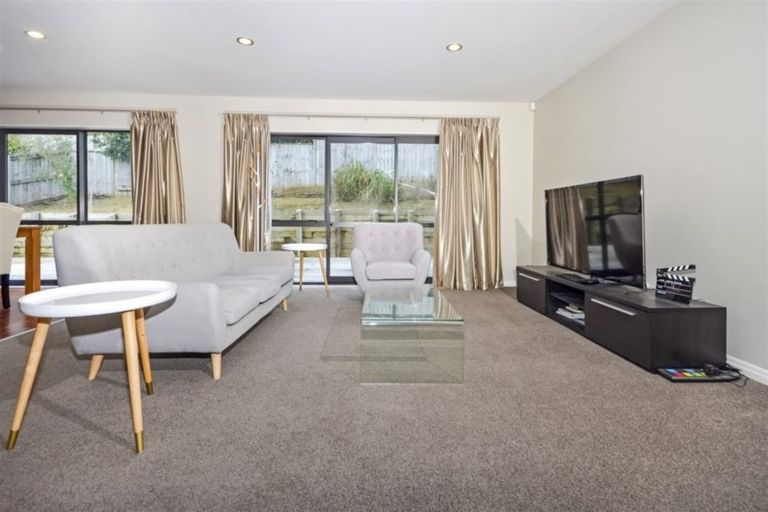 Photo of property in 99 Laurel Oak Drive, Schnapper Rock, Auckland, 0632