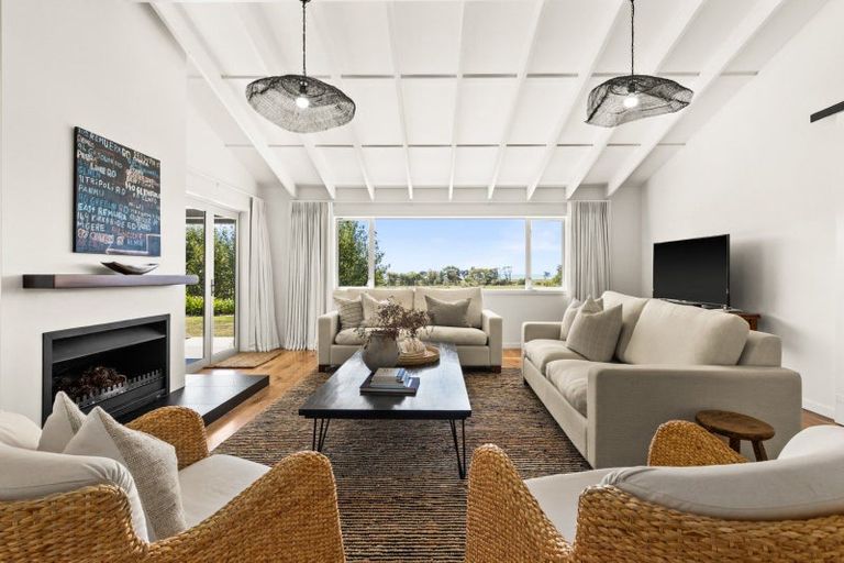 Photo of property in 10 Charlton Road, Te Awanga, 4102