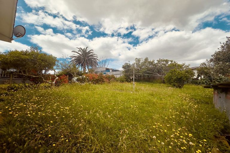 Photo of property in 8 Plumley Crescent, Mangere, Auckland, 2022