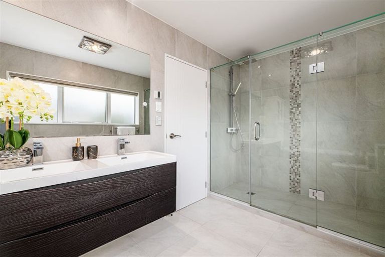 Photo of property in 42 San Prospero Crescent, Henderson, Auckland, 0612