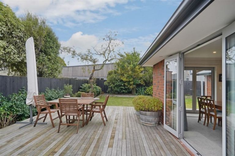 Photo of property in 2/27 Ngaio Street, Saint Martins, Christchurch, 8022