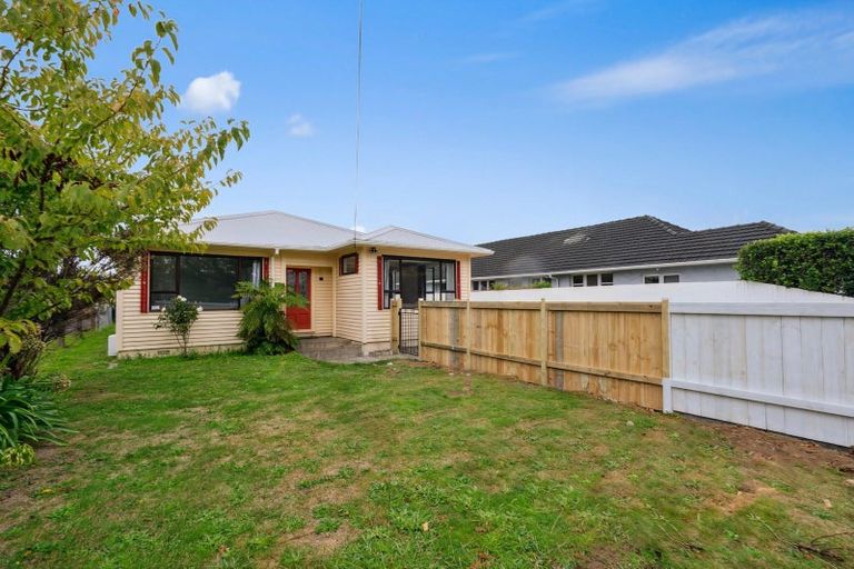 Photo of property in 16 Tawai Street, Trentham, Upper Hutt, 5018