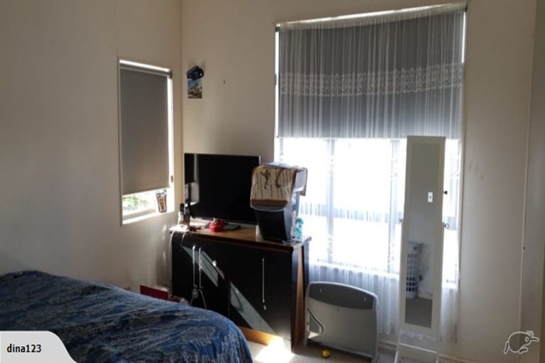 Photo of property in 6a Claverton Grove, Churton Park, Wellington, 6037