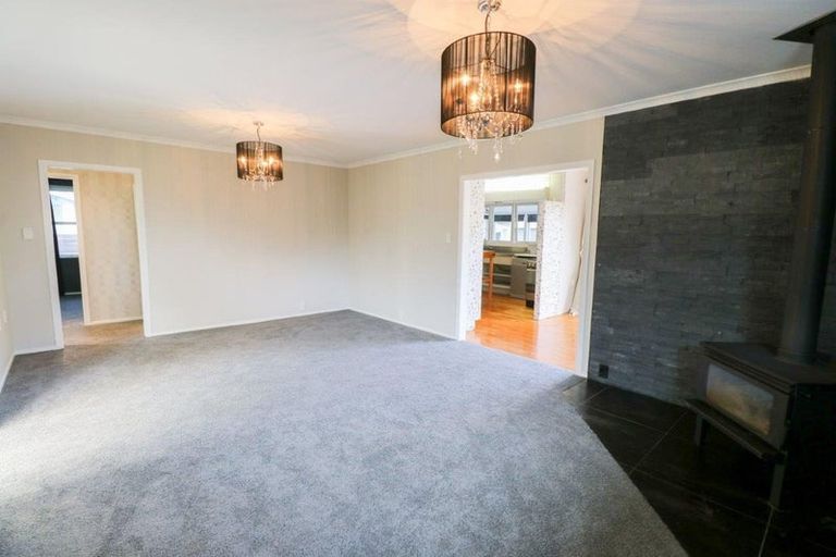 Photo of property in 143 Ruamahanga Crescent, Terrace End, Palmerston North, 4410