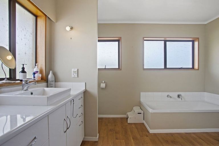 Photo of property in 105 Ajax Road, Whangamata, 3620