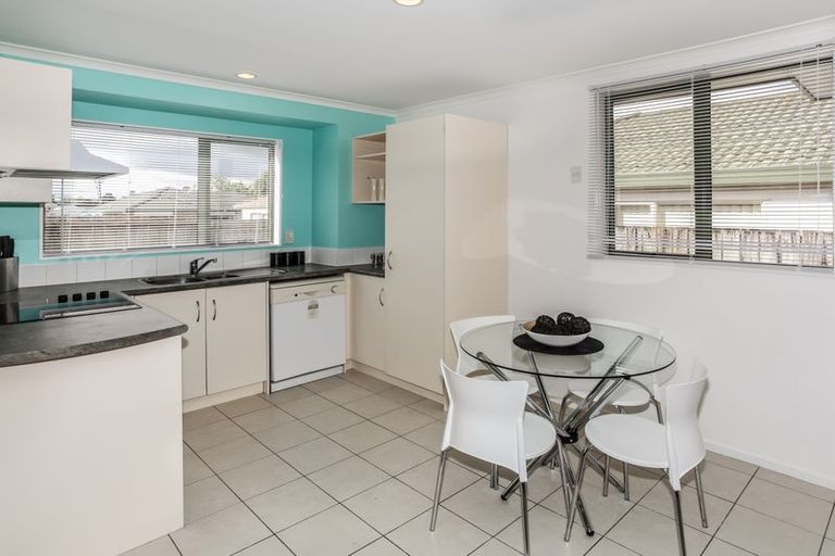 Photo of property in 7a Margarita Rise, Pukekohe, 2120