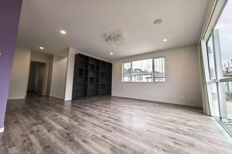 Photo of property in 8b Albany Highway, Greenhithe, Auckland, 0632