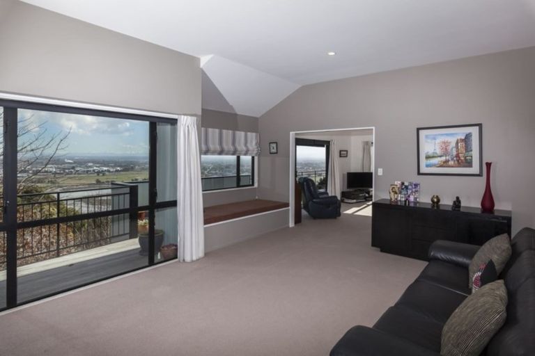 Photo of property in 106 Cannon Hill Crescent, Mount Pleasant, Christchurch, 8081