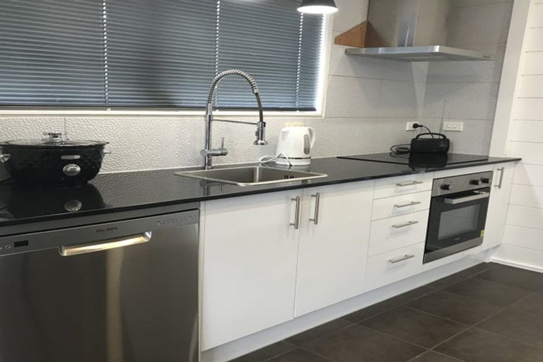 Photo of property in 4 Rotoma Rise, Clover Park, Auckland, 2019