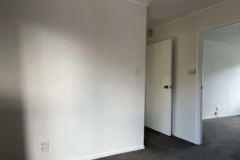 Photo of property in 20 Santiago Crescent, Unsworth Heights, Auckland, 0632