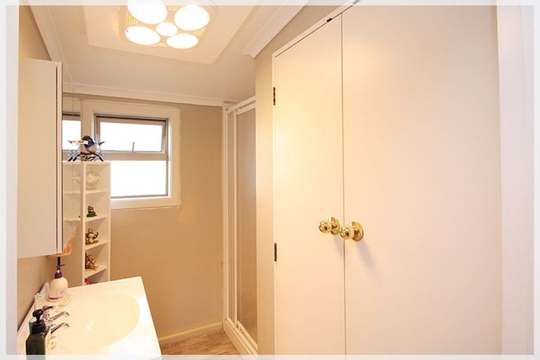 Photo of property in 5 Ripa Street, Tangimoana, 4822