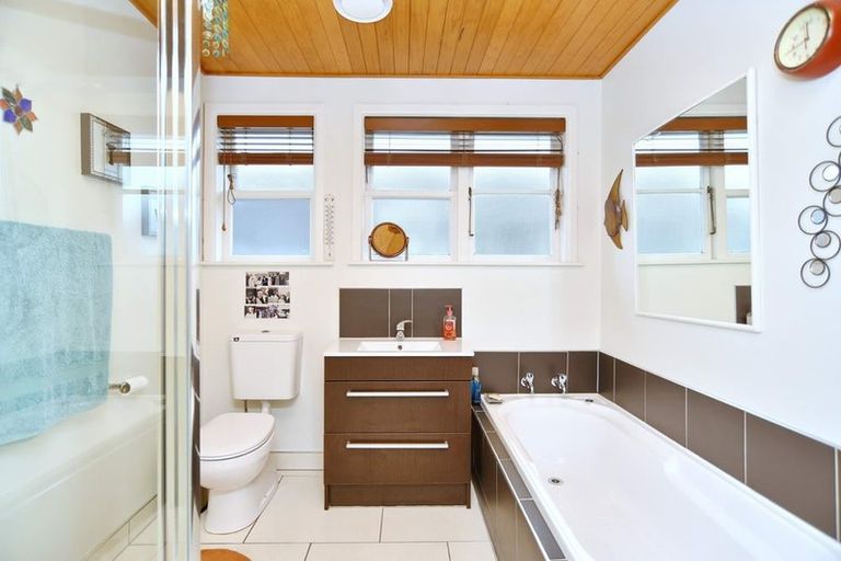 Photo of property in 17 Uxbridge Street, Northcote, Christchurch, 8052